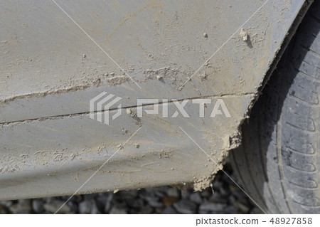 Dirty thresholds unwashed car 48927858