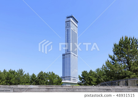Osaka Rinku Gate Tower Building 48931515