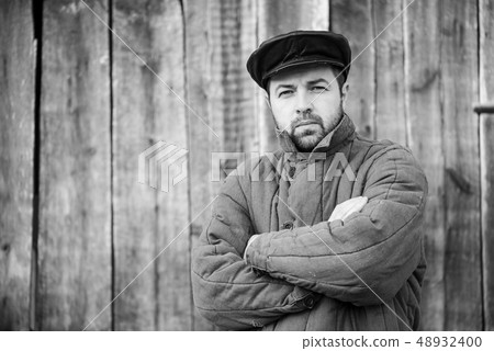 Monochrome portrait of bearded men 48932400