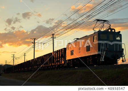 Ore Freight Train Shining Afterglow Chichibu Railway Deki 300 Type 302 Towing Ore Freight Train Shining Afterglow Chichibu Railway Deki 300 Type 302 Towing 48938547