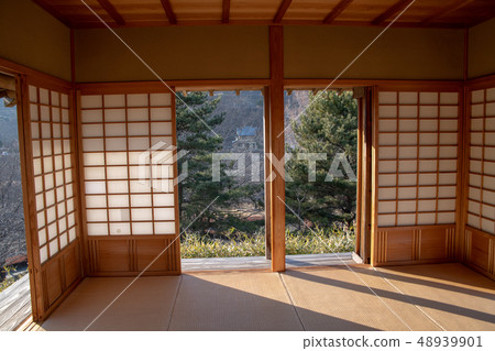 從群馬縣Uu-no-Chaya日本花園Guruma鎮的樂山花園景觀 48939901