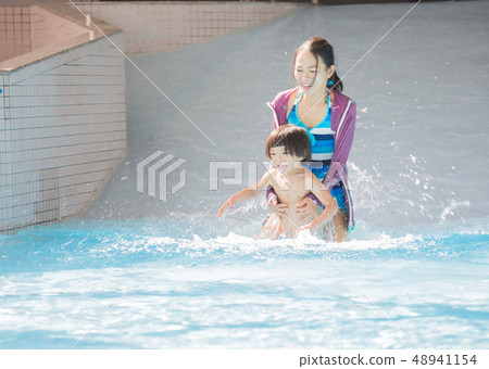 Resort pool 48941154