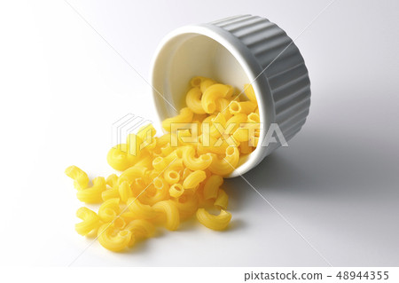 Spilling macaroni 48944355