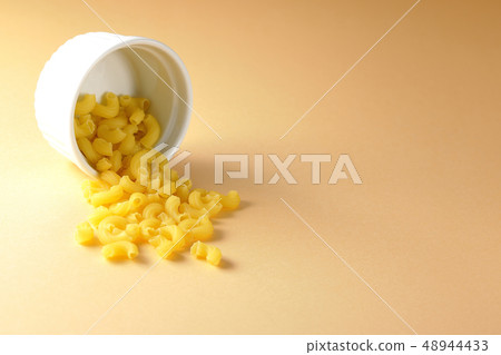 溢出通心粉 48944433