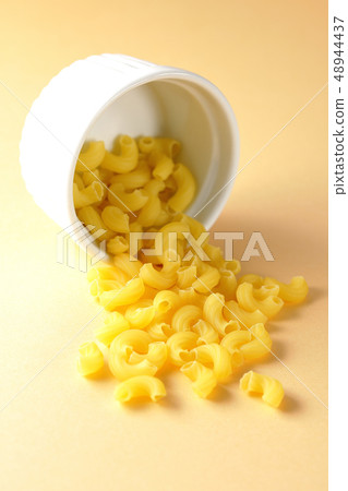 溢出通心粉 48944437