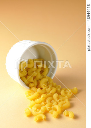 溢出通心粉 48944438