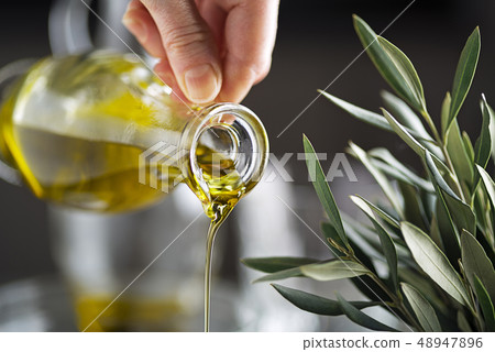 Olive oil bottle 48947896