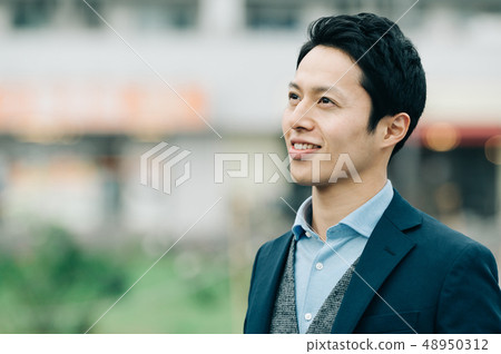 戶外年輕日本人30s 戶外年輕日本人30s 48950312