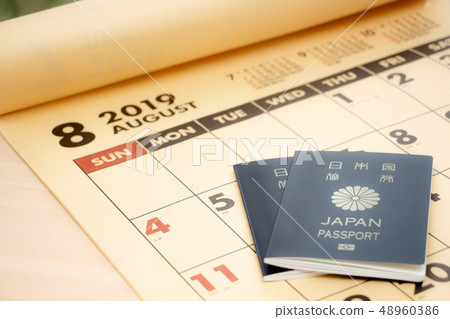 護照和日曆旅行計劃圖像 護照和日曆旅行計劃圖像 48960386