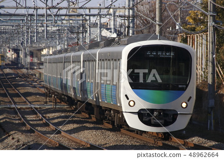 [SS] Seibu Shinjuku Line 30000 Series Train (Local train - 8 cars: Seibu Shinjuku ⇔ Hon-Kawagoe) 48962664