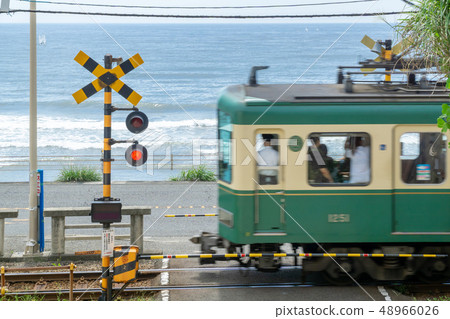 Umi和Enoden Koshigoe站和鎌倉高中Mae站之間的鐵路道口 48966026