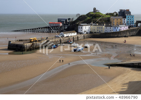 Tenby harbor - Pembrokeshire - Wales Tenby harbor - Pembrokeshire - Wales 48966790