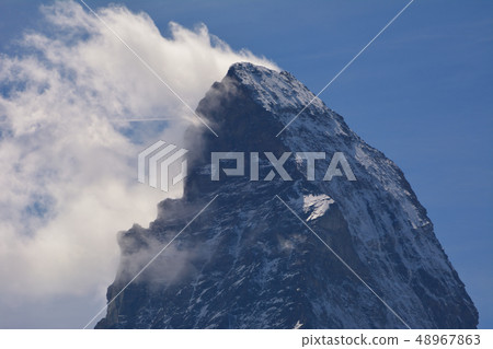 Early Summer Matterhorn-Snega, Zermatt, Switzerland Early Summer Matterhorn-Snega, Zermatt, Switzerland 48967863