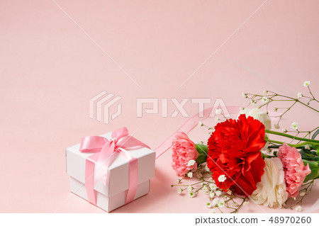 [Mother's Day] Carnation bouquet and gift box 48970260