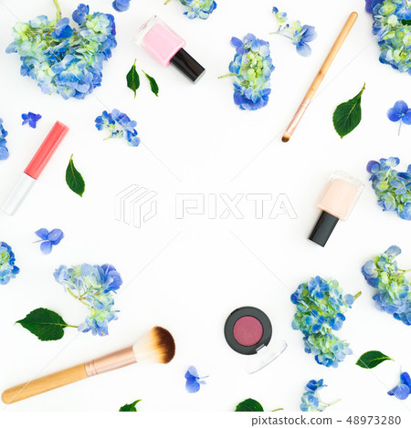 Beauty composition of hydrangea flowers Beauty composition of hydrangea flowers 48973280