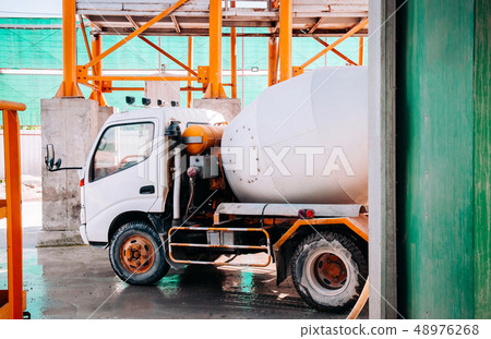 Cement truck of Cement batching plant factory 48976268