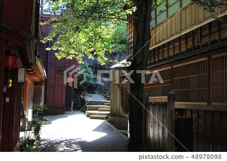 Kanazawa city street back road 48978098