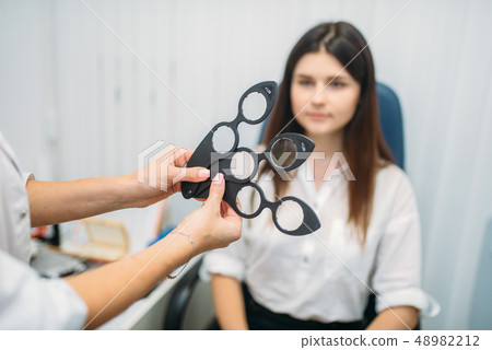 Choice of lens, patient on diagnostic of vision 48982212