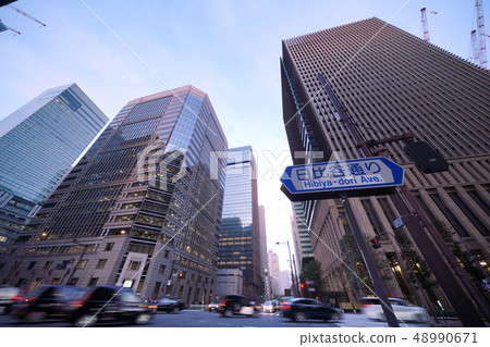 Tokyo cityscape in Japan I want to see the intersection of Otemachi and Hibiya-dori Tokyo cityscape in Japan I want to see the intersection of Otemachi and Hibiya-dori 48990671
