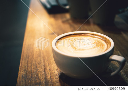 Caffe latte latte art 48990809