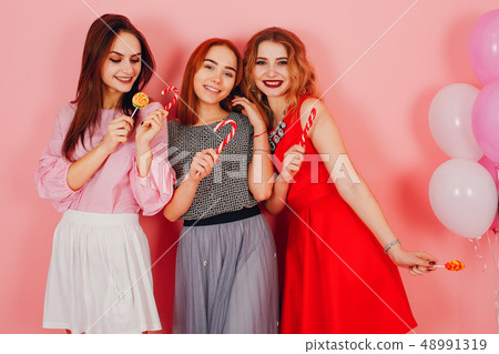 girls with ballons girls with ballons 48991319