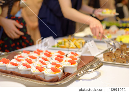 Suites Buffet 48991951