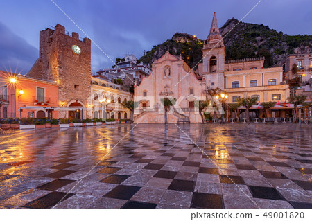 Taormina. Sicily. Piazza IX April. 49001820