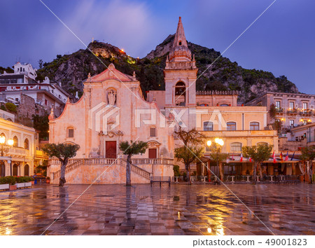 Taormina. Sicily. Piazza IX April. 49001823