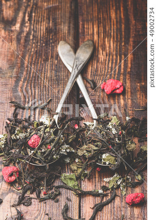 Two spoonfuls of raspberry herbal tea 49002734