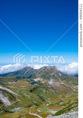 景觀俯瞰Murododaira從山路到立山Yuzan Murodo終點站Micriiga Pond Jigokudani地區Raitozawazawa地區 景觀俯瞰Murododaira從山路到立山Yuzan Murodo終點站Micriiga Pond Jigokudani地區Raitozawazawa地區 49004211