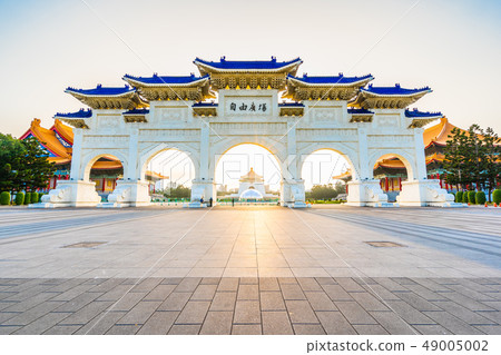Beautiful architecture building and landmark chiang kai-shek memorial hall in taipei city Beautiful architecture building and landmark chiang kai-shek memorial hall in taipei city 49005002