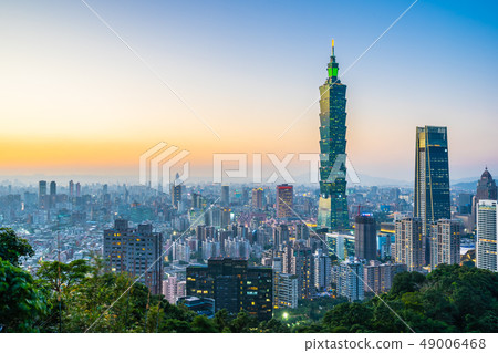 Beautiful landscape and cityscape of taipei 101 building and architecture in the city 49006468