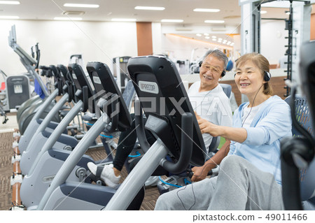 高級夫婦體育俱樂部形象 49011466