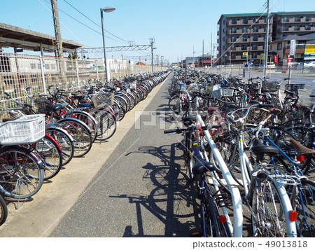 A bicycle parking lot is required near the station 49013818