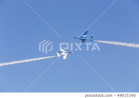 Blue Impulse Exhibit Flight (opposite continuous roll) 49015390