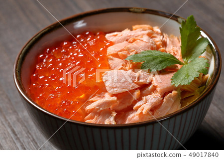 在飯碗的三文魚獐鹿 49017840