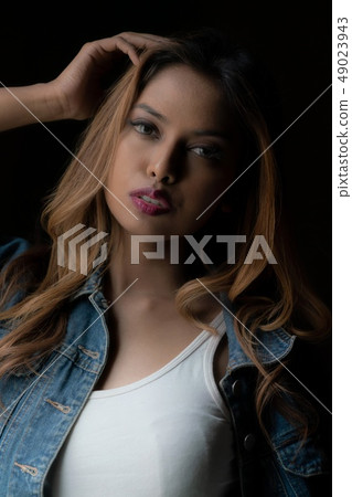Young female model portrait Young female model portrait 49023943