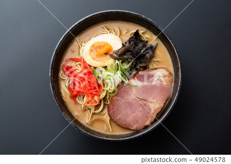 Tonkotsu ramen 49024578