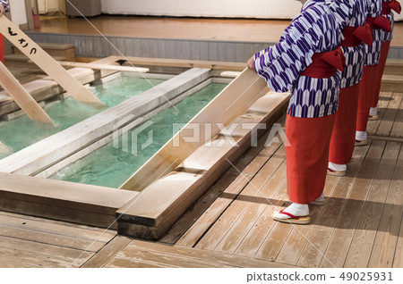 [Gunma Prefecture] Kusatsu Onsen Yumomi Show. Go To Travel Campaign!! 49025931