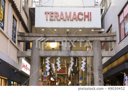 在京都的鳥居,Sak市場,Sakai Tenmangu 在京都的鳥居,Sak市場,Sakai Tenmangu 49030452