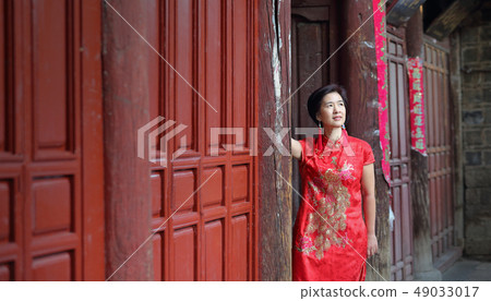 Tourist with Chinese Traditional Clothing ,Lijiang 49033017
