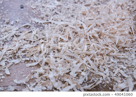 Carpenters produce various electric tools, handmade woodwork, indoor interior work 49041060