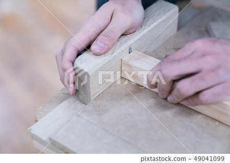 Carpenters produce various electric tools, handmade woodwork, indoor interior work Carpenters produce various electric tools, handmade woodwork, indoor interior work 49041099