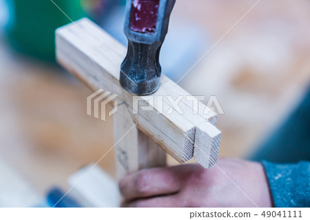 Carpenters produce various electric tools, handmade woodwork, indoor interior work Carpenters produce various electric tools, handmade woodwork, indoor interior work 49041111