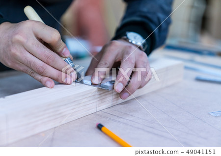 木匠生產各種電動工具,手工木製品,室內室內工作 木匠生產各種電動工具,手工木製品,室內室內工作 49041151