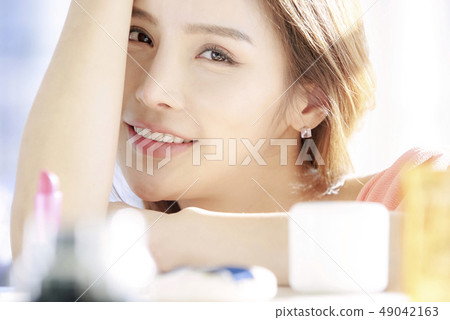 Women beauty 49042163