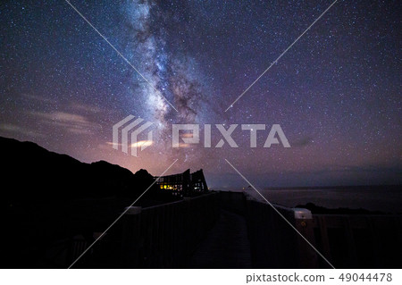 “Izu Islands Kozushima”Akazaki Observatory和來自赤坂木板路的夏季銀河系 “Izu Islands Kozushima”Akazaki Observatory和來自赤坂木板路的夏季銀河系 49044478
