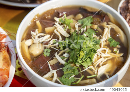 Braised fish maw in red gravy 49045035