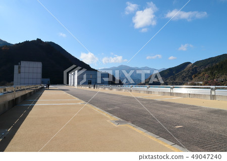 Miyagase Dam of autumn leaves 49047240