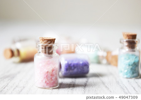 瓶裝柔和色的手工材料 瓶裝柔和色的手工材料 49047309